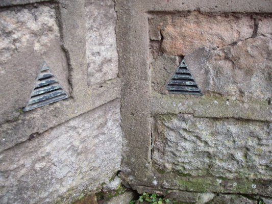 TriangularExt.JPG TriangularExt.JPG