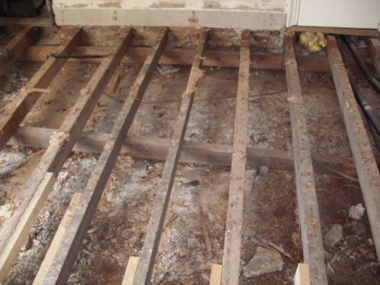 Joists.jpg Joists.jpg