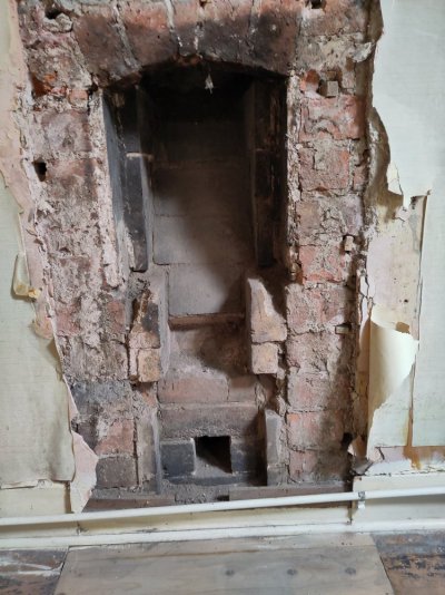 StA top fireplace 2.jpg StA top fireplace 2.jpg