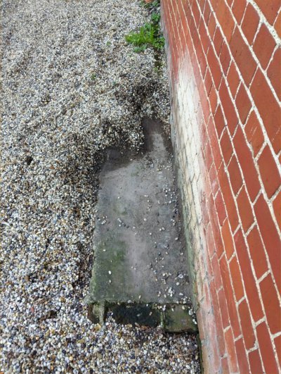 concrete_plinth_close.jpg concrete_plinth_close.jpg