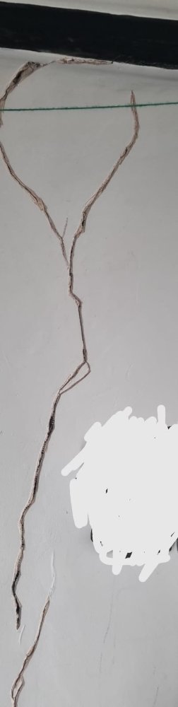Granite wall plasterboard crack.jpg