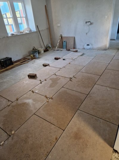 floor.jpg floor.jpg