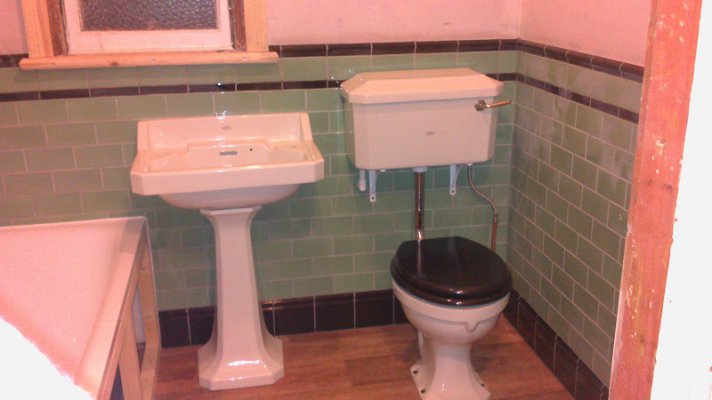 bathroom.jpg bathroom.jpg