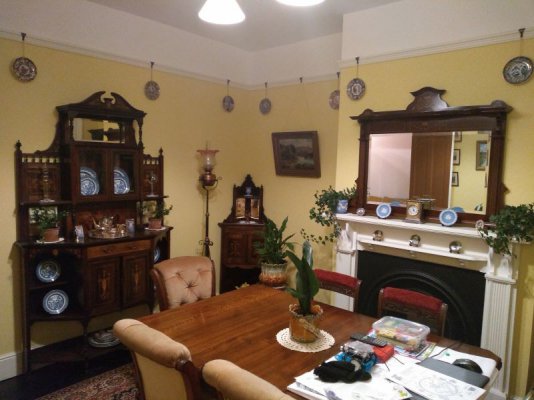 middle room 7 small.jpg middle room 7 small.jpg