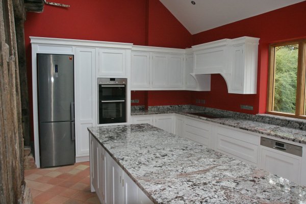 KitchenInstall.JPG