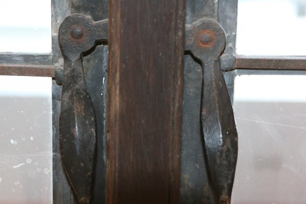 leadwindow2.JPG
