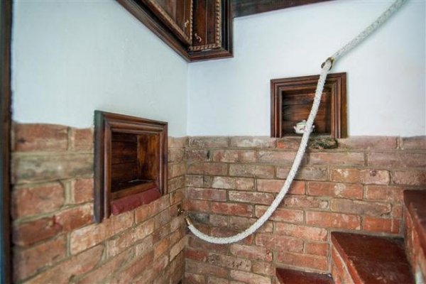 stairs.jpg